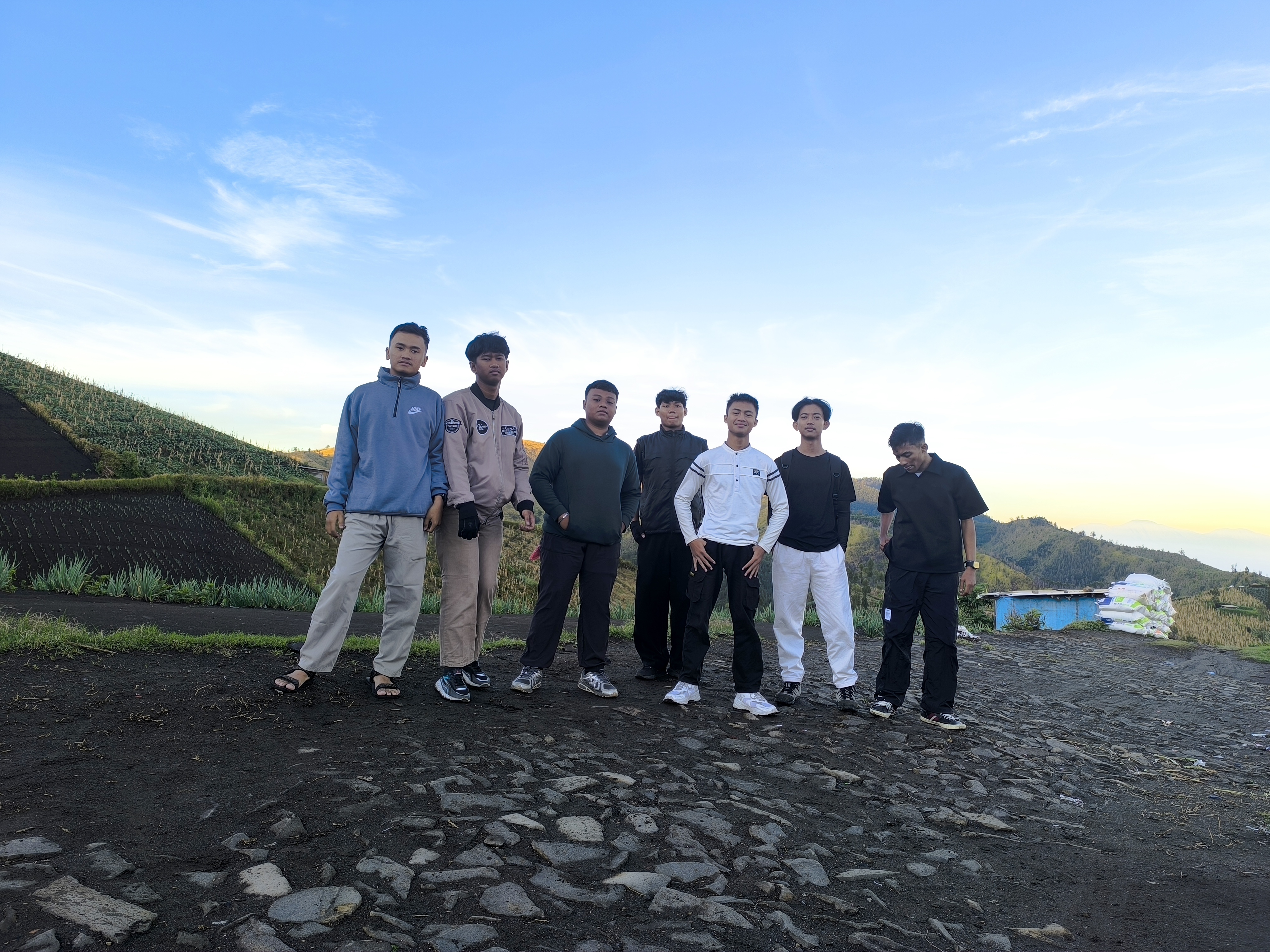 Pendakian Gunung Bukit Premium